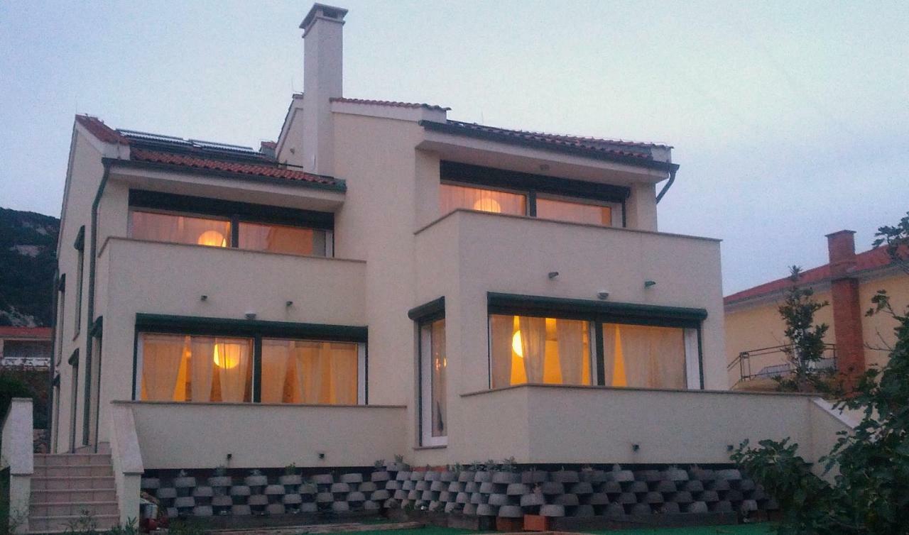 Apartments Ddd Baska  Bagian luar foto
