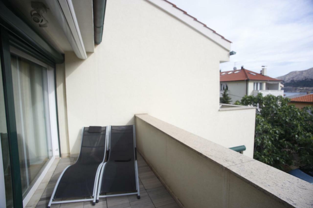 Apartments Ddd Baska  Bagian luar foto
