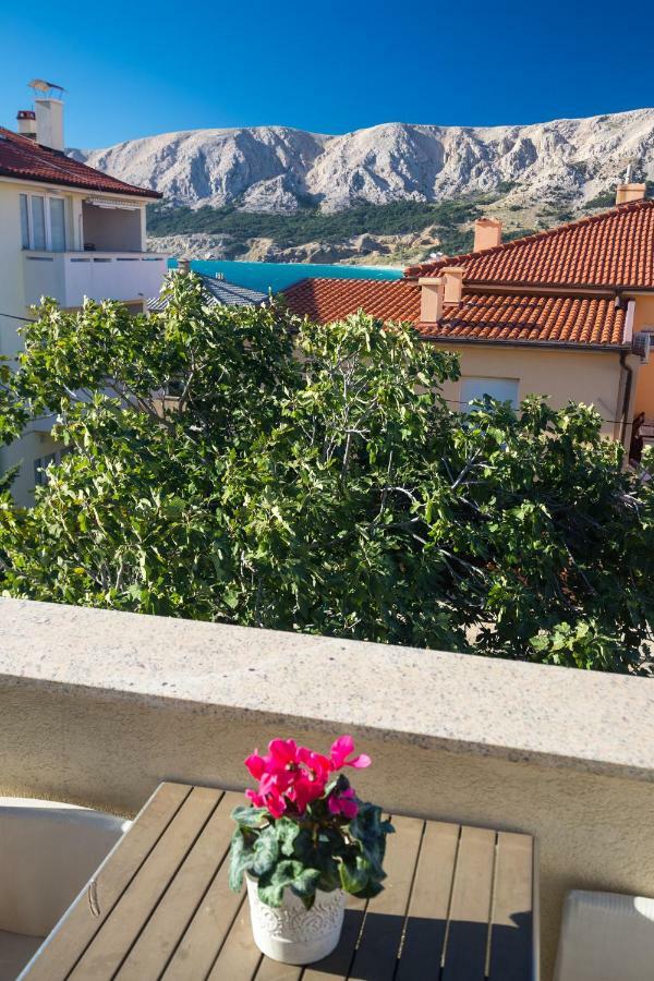 Apartments Ddd Baska  Bagian luar foto